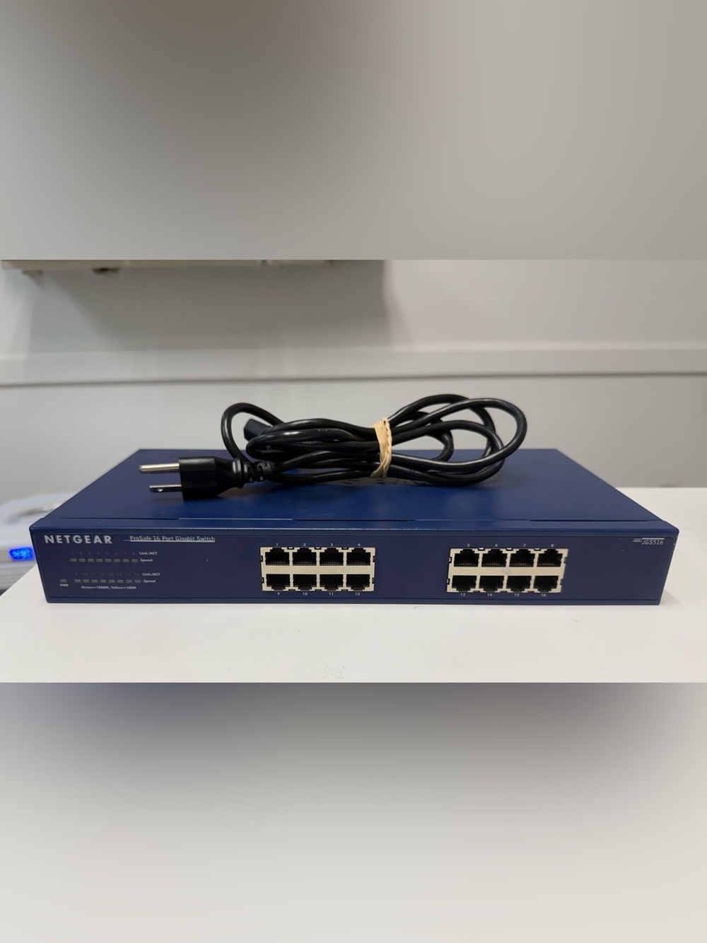 Netgear ProSafe 16 Port Gigabit Switch JGS516 v2 No Rack Ears